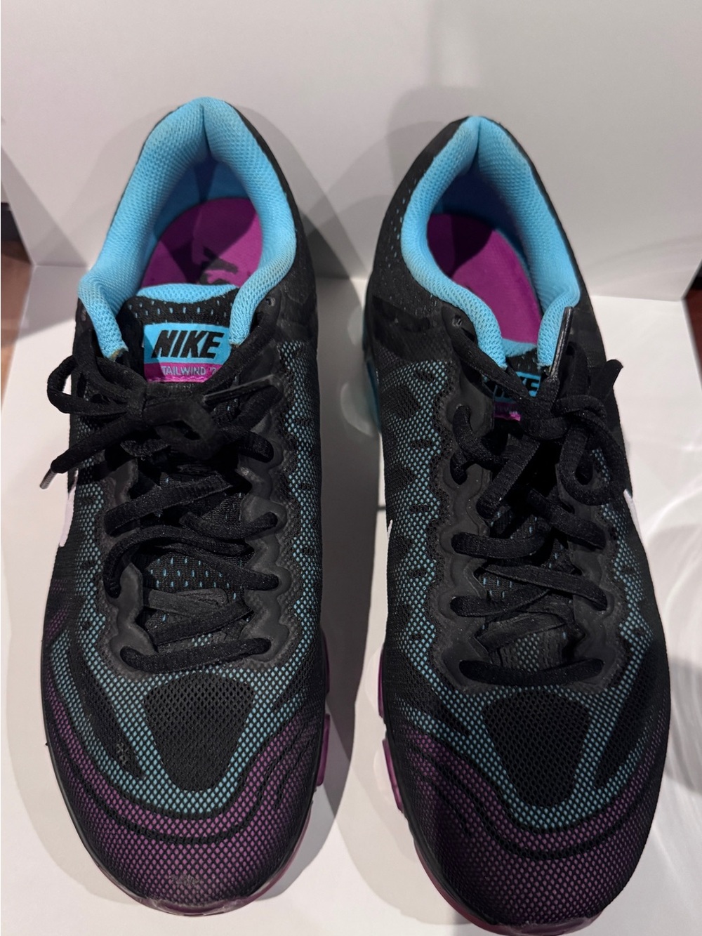 Nike Women's Tail Wind 7 Running Shoes